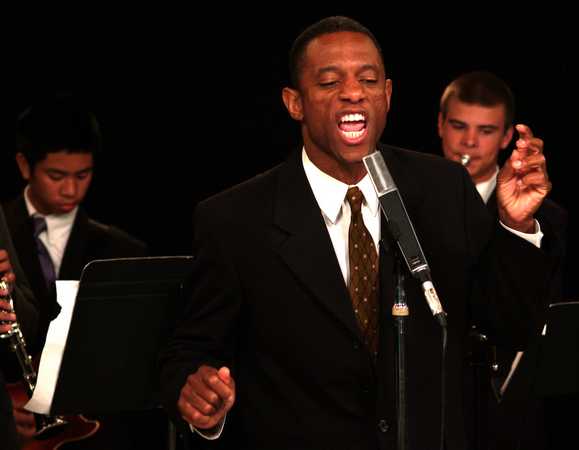 Singer Earl Thomas