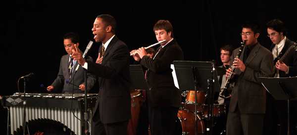 Singer Earl Thomas