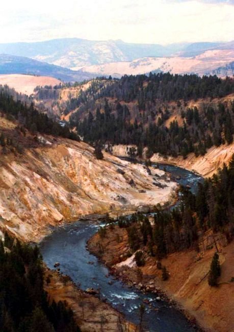 yellowyriveroilpools013b800.jpg